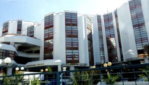 Πανεπιστήμιο Πειραιώς και Όμιλος Σαρακάκη σε κοινές δράσεις για την οδική ασφάλεια