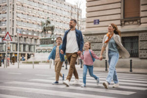ROADPOL: Νέα σχολική χρονιά, διαχρονικοί κίνδυνοι για τους πεζούς